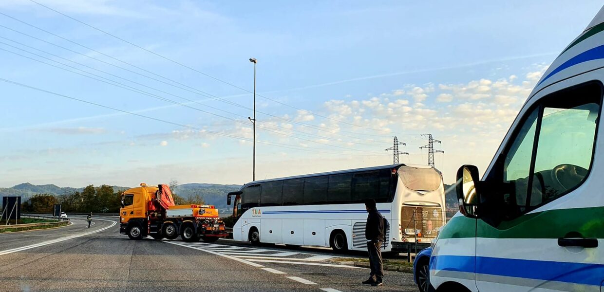 soccorso pullman casello a24 novembre 2019 ceriv